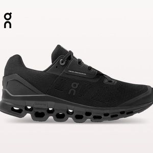 On Cloudstratus Running Sneakers